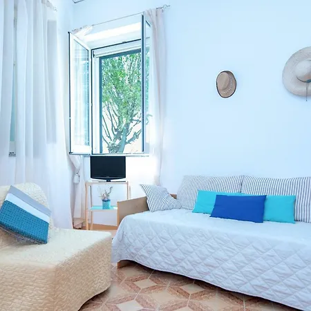 Sea Nest Apartment *